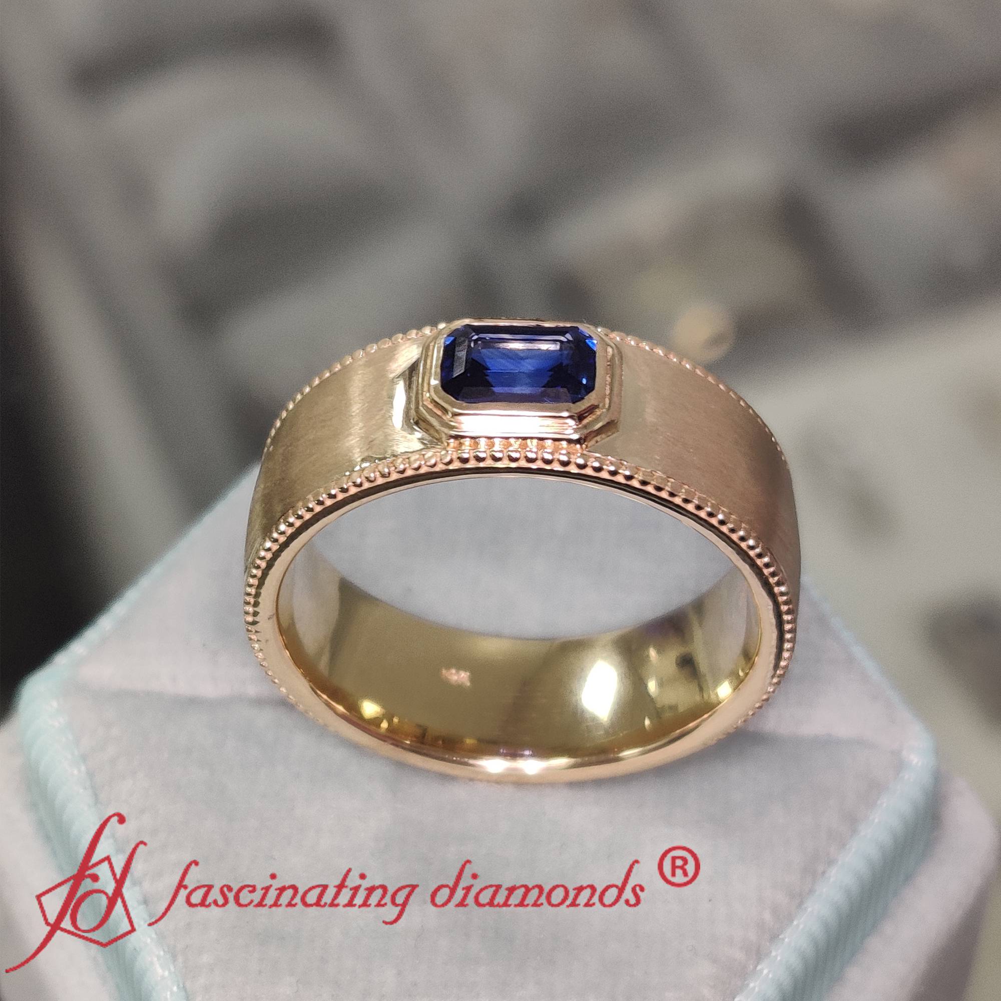 Comfort Fit Mens Milgrain Outline Ring with 14K Yellow Gold Blue Sapphire