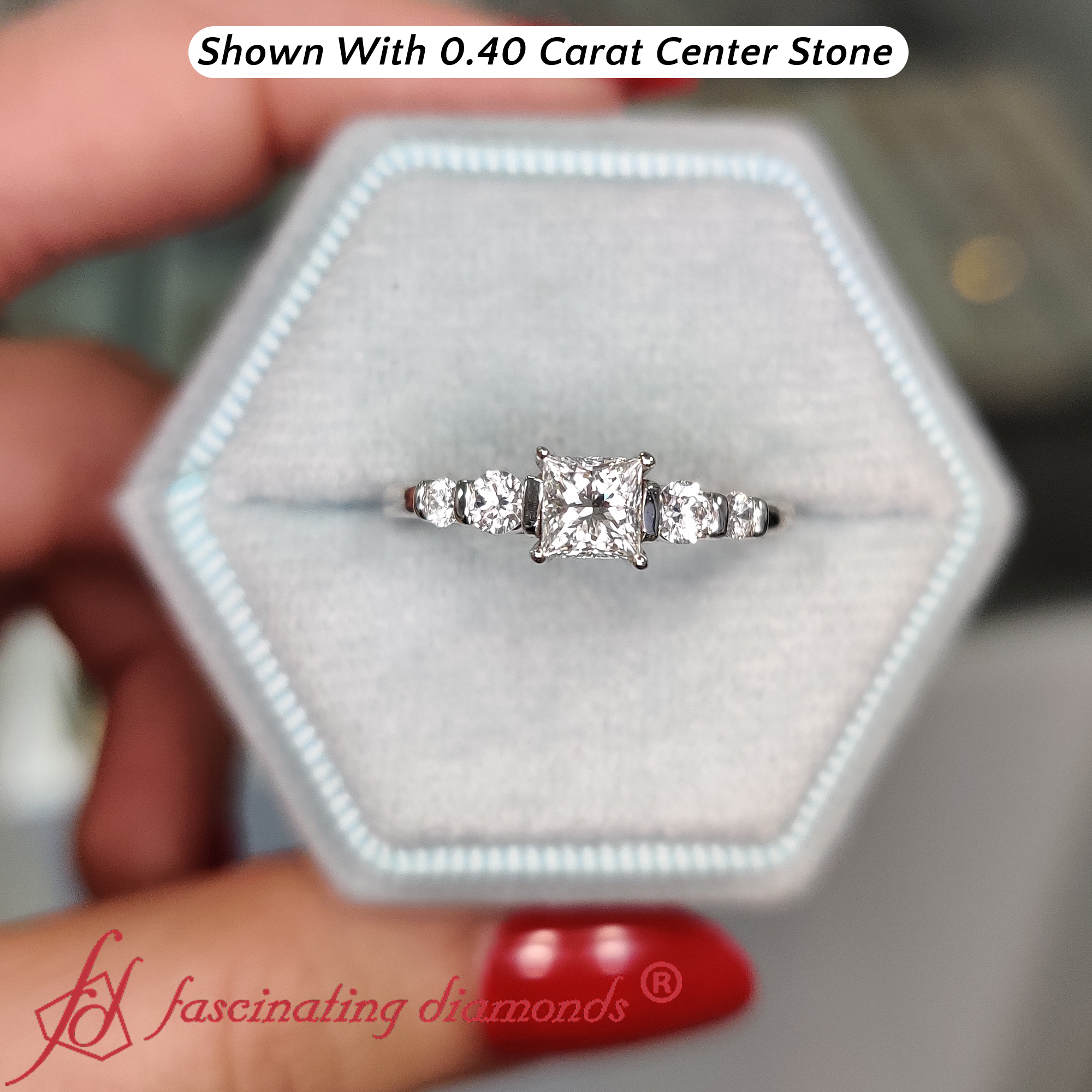 Round Accent Bar Set Princess Cut diamond Engagement Ring In 950