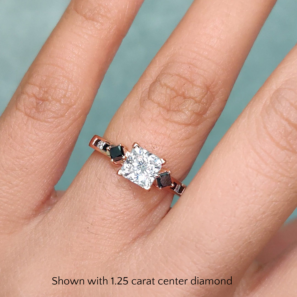 1/10 Ctw Star Center Round Cut Diamond Petite Fashion Ring i
