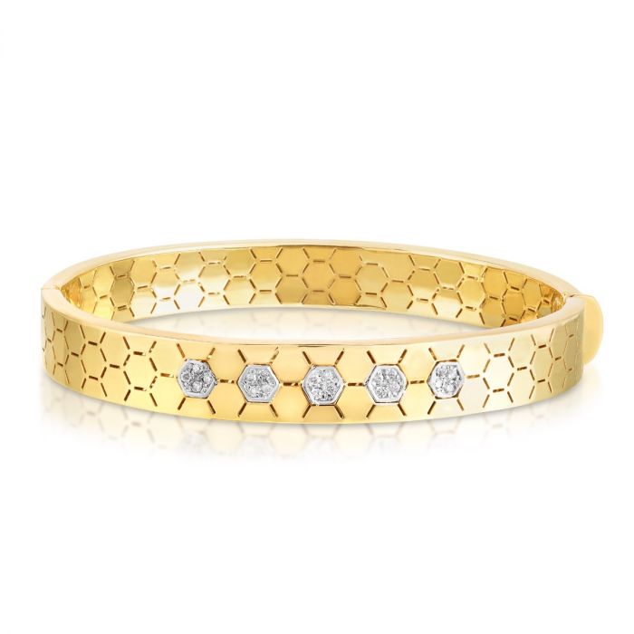 honeycomb-diamond-bangle-bracelet-in-FDRCTBG3527-07-NL-YG