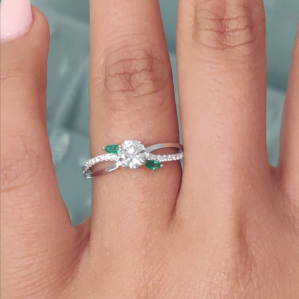 Antique Marquise Accent Emerald Round Engagement Ring In 18K White Gold
