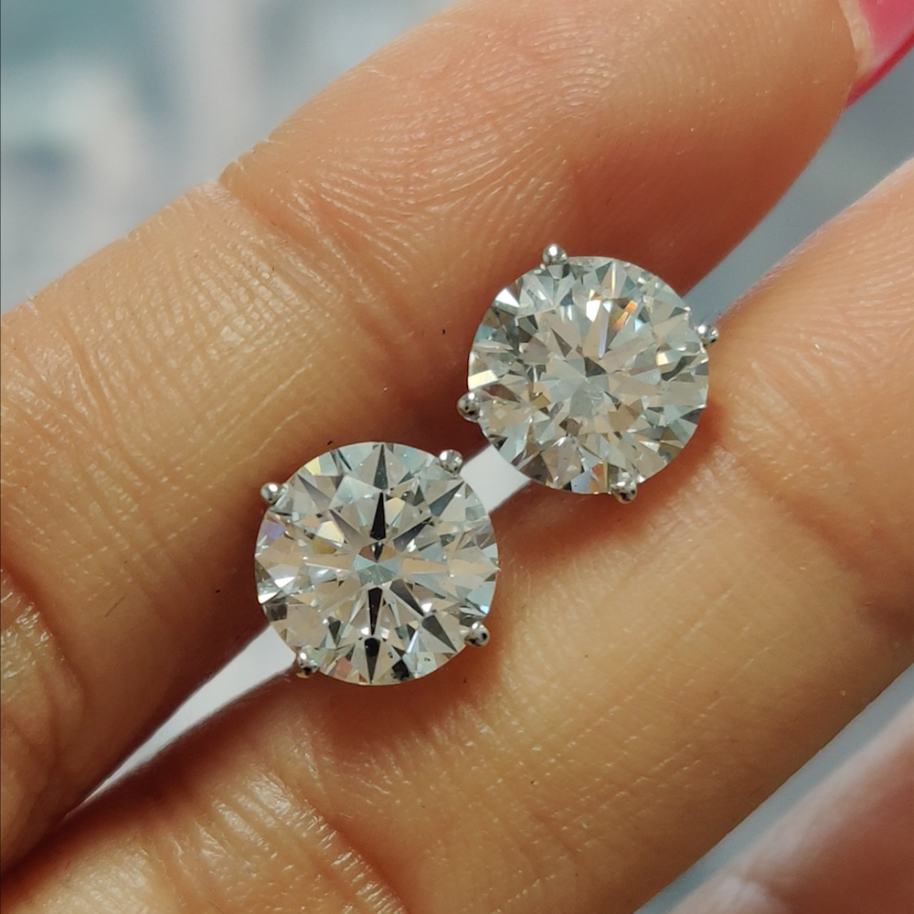 Round Cut Diamond Stud Earring 2 Carat with 14K White Gold White Diamond