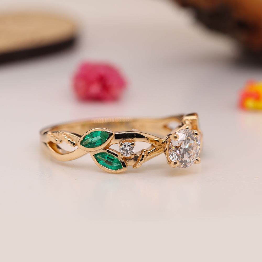 Round Shaped Delicate Flower Round Engagement Ring with Green Emerald in 14K Yellow Gold
