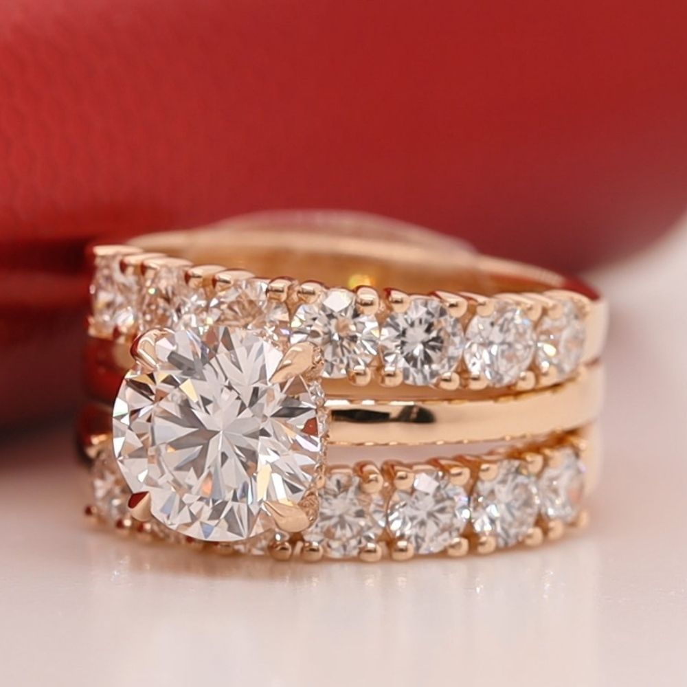 volume Europa Voorafgaan Solitaire Stackable Bridal Ring Set In 14K Yellow Gold | Fascinating  Diamonds