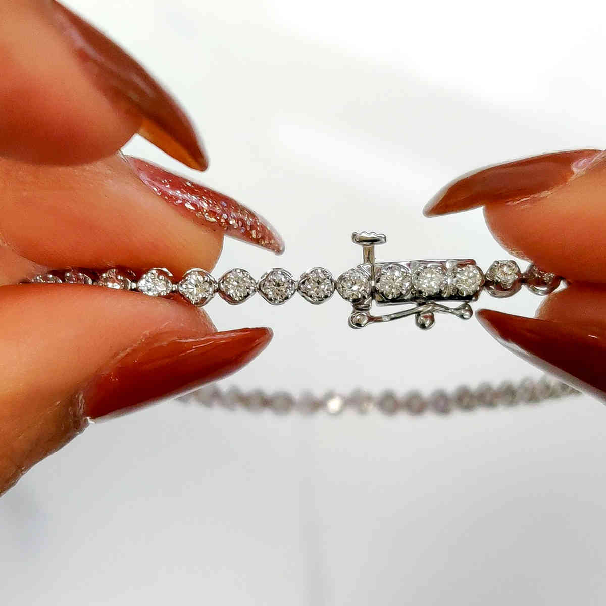 Round Tennis Bracelet For Her with 14K White Gold White Diamond