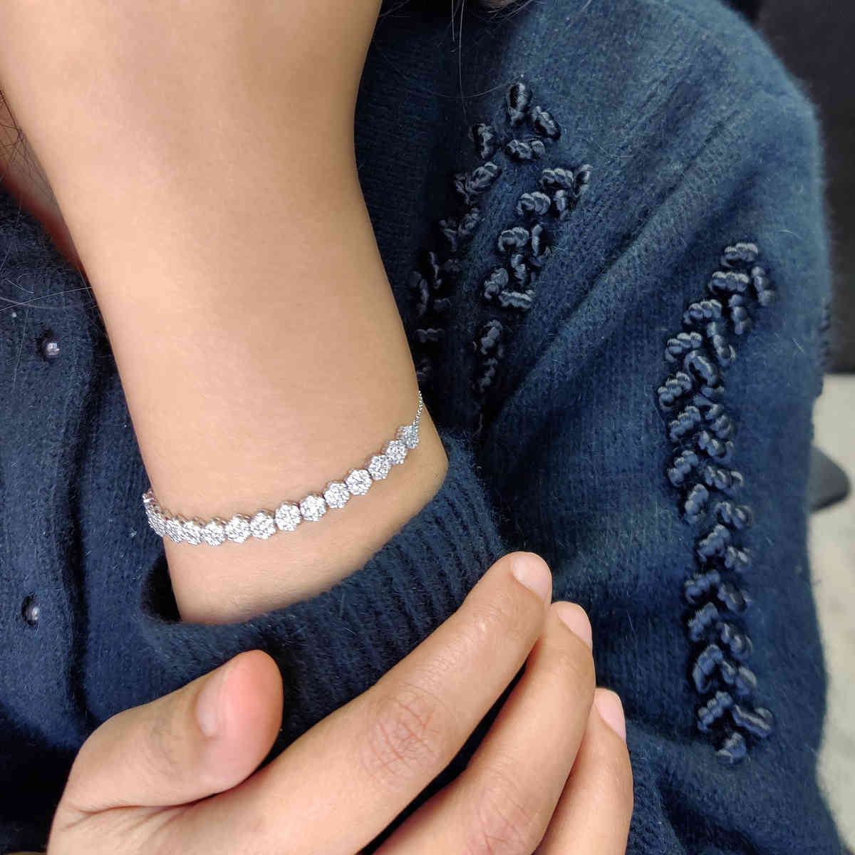 Dazzling Round Cluster Tennis Bracelet with 14K White Gold White Diamond