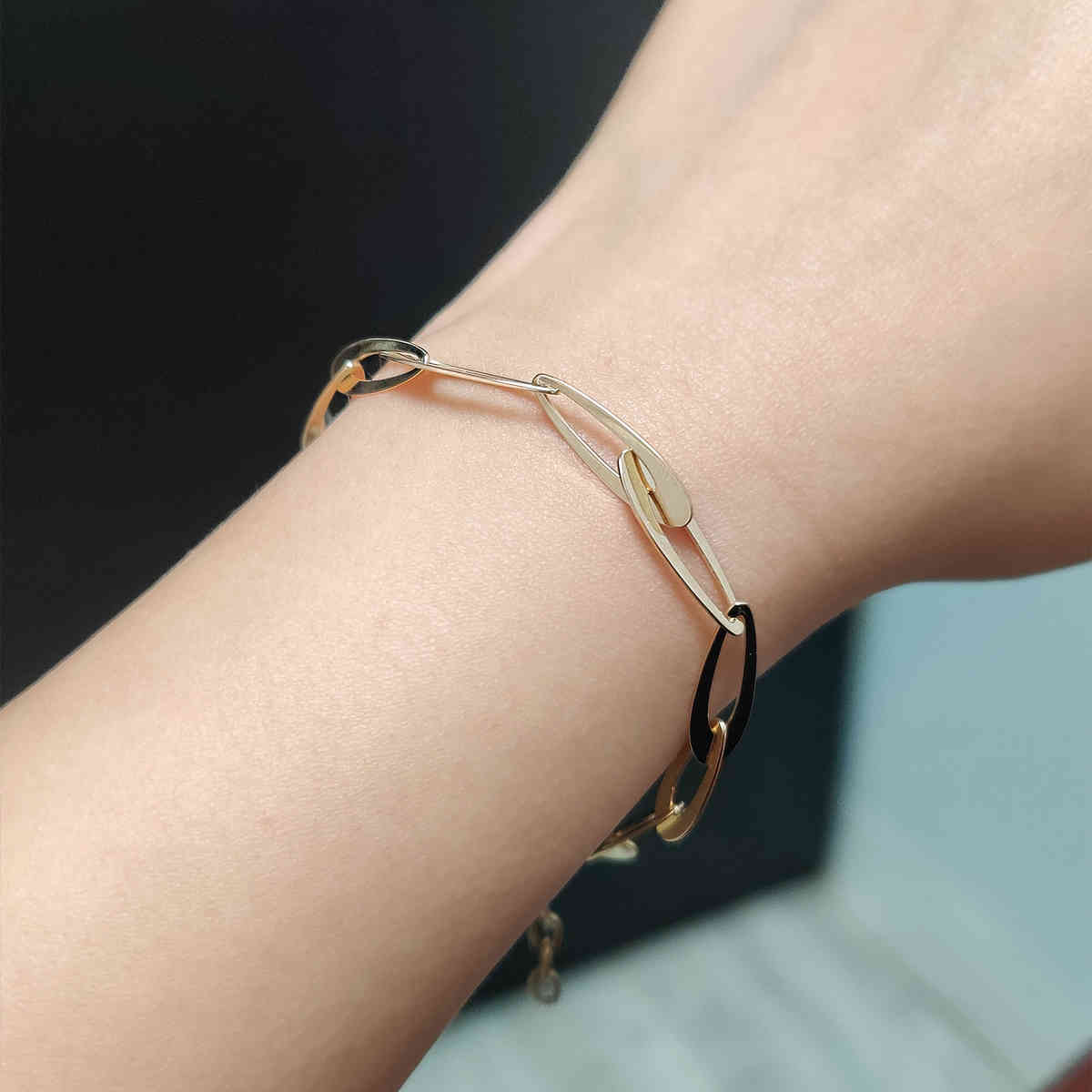 7.5 Inch Italian Oval Links Chain Bracelet with 14K Yellow Gold undefined