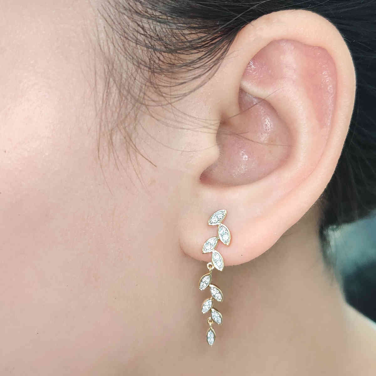 Pave Diamond Leaf Drop Earring with 18K Yellow Gold White Diamond