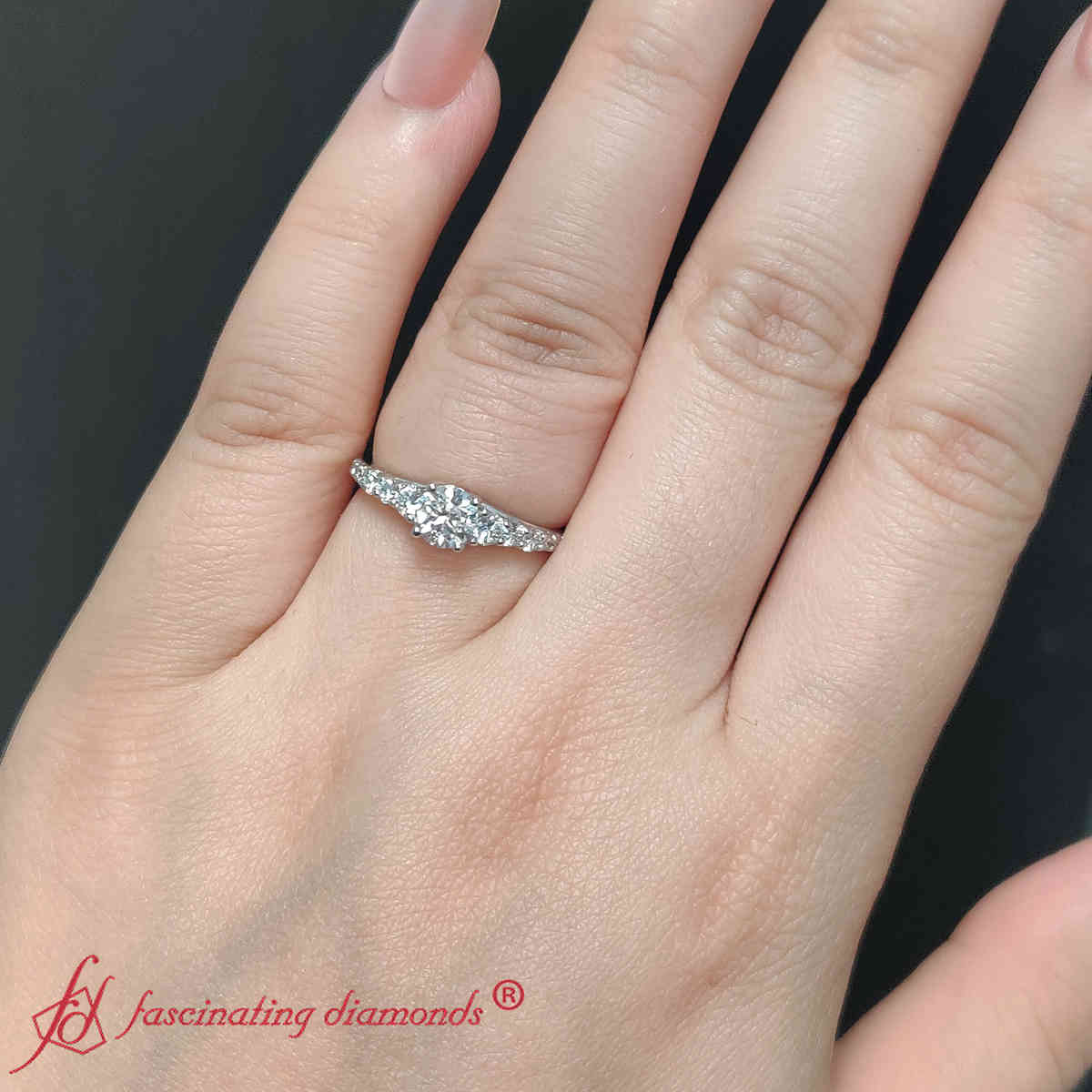 Round Shaped Graduated Lucida Simple Engagement Ring with White Diamond in 14K White Gold