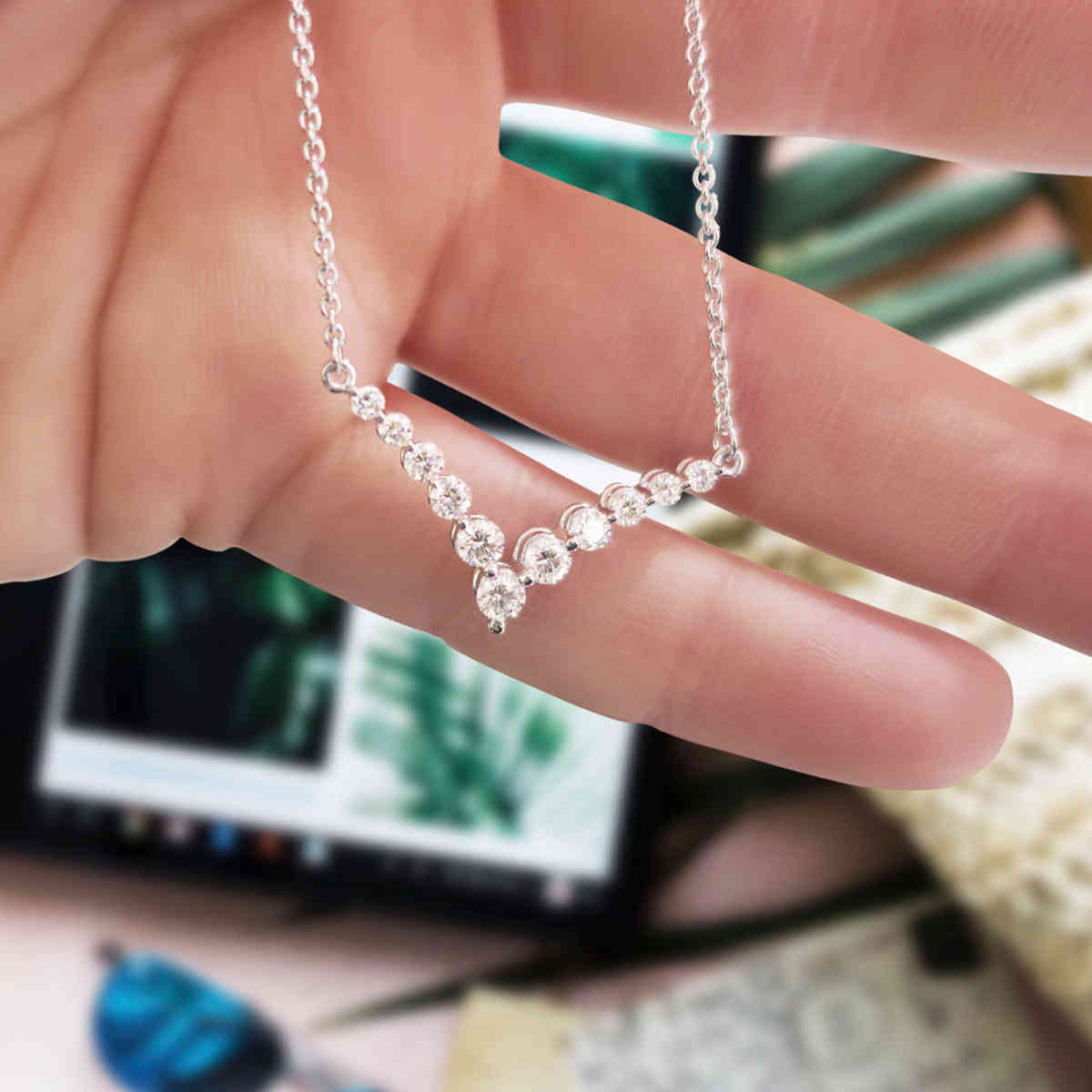 Round Graduated V-Necklace with 14K White Gold White Diamond
